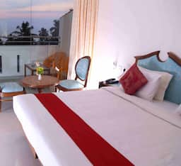 Deluxe Room AC